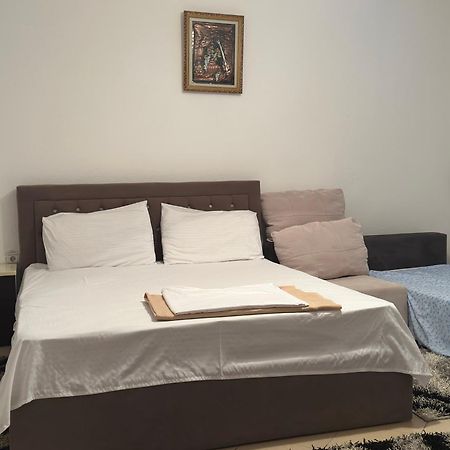 Guri Guest House Pogradec Esterno foto